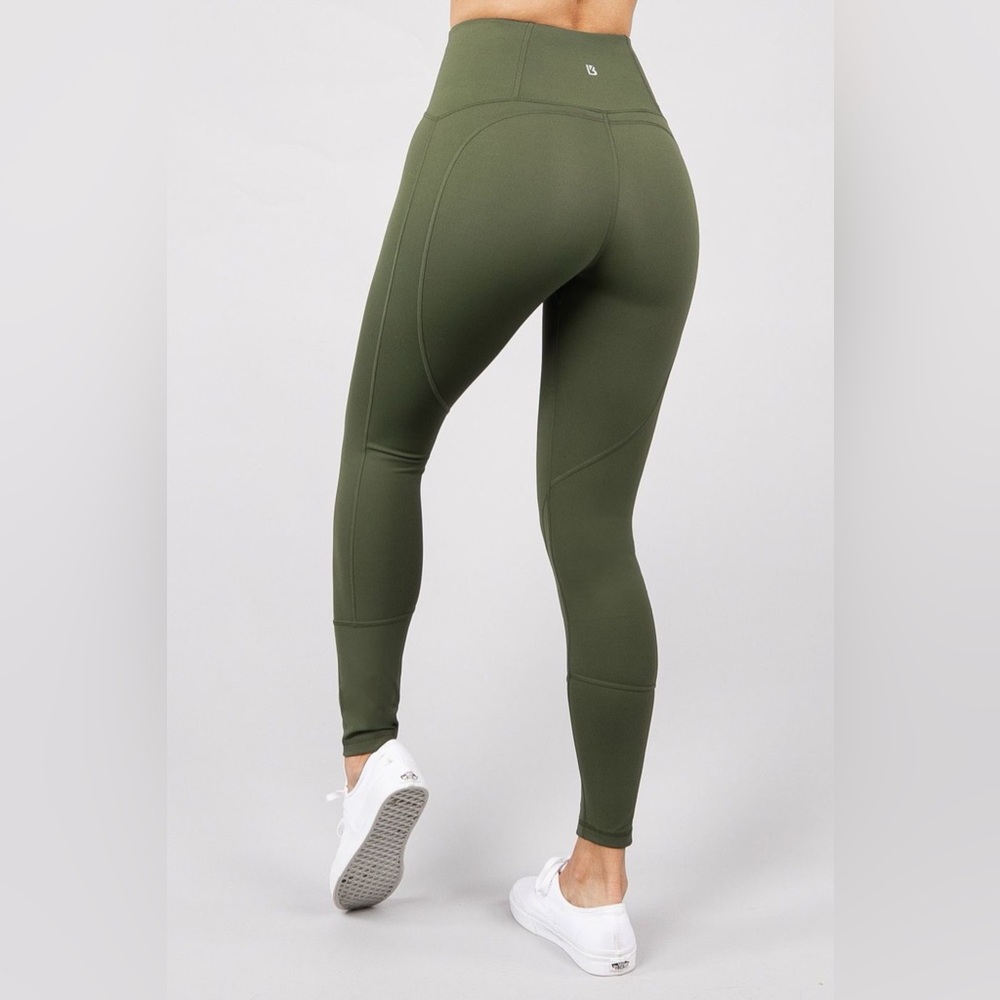 BuffBunny Ferrari Leggings in Avo Green Size XS